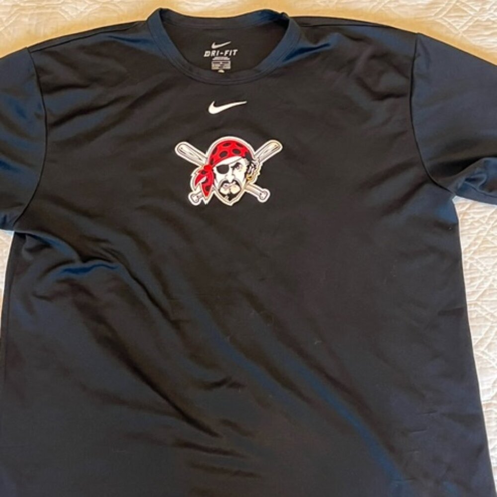 Men's Nike DriFit Pittsburg Pirates T-Shirt